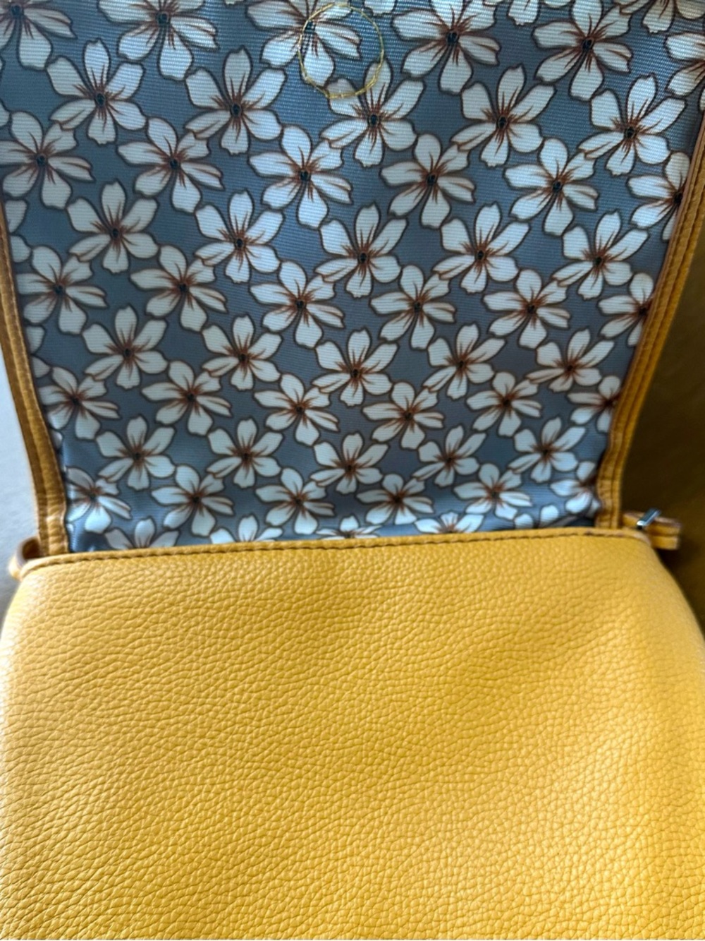 NWOT Vera Bradley Yellow Leather Crossbody Bag with Blue Flowers - Picture 3 of 7